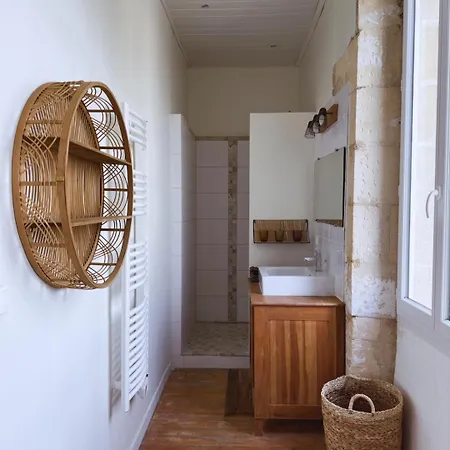 Spa, Elegance Et Charme Au Coeur Des Vignes - Piscine&spa Decoration Artisanale * Le Pian-sur-Garonne