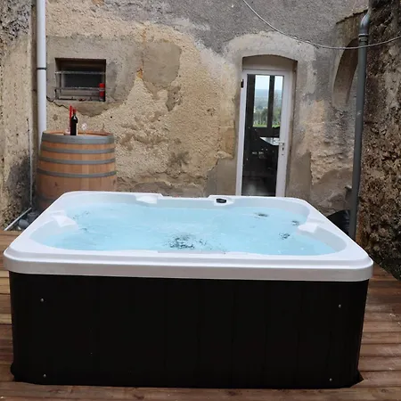 Holiday home Spa, Elegance Et Charme Au Coeur Des Vignes - Piscine&spa Decoration Artisanale